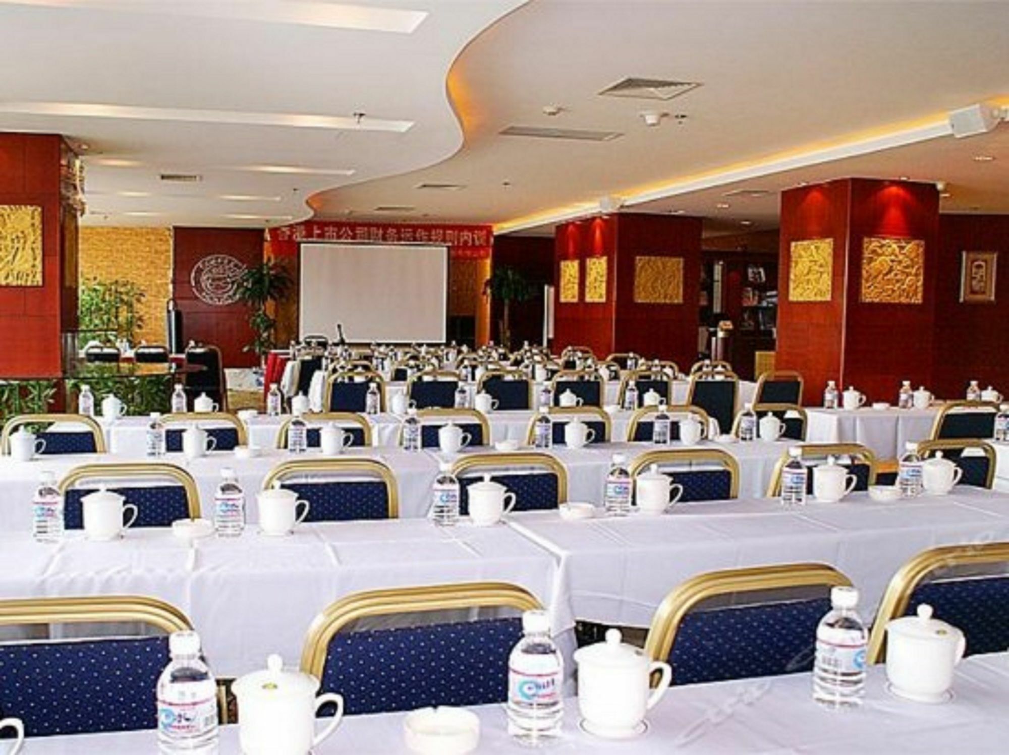 Dalian New Garden Hotel Exterior foto